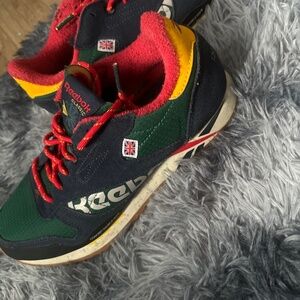 Redbox shoe